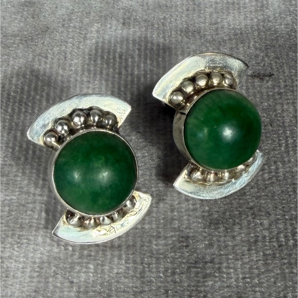 Vtg Mexico Silver Green Stone Cabochon Screw‎ Back Earrings Mid Century Deco 11g